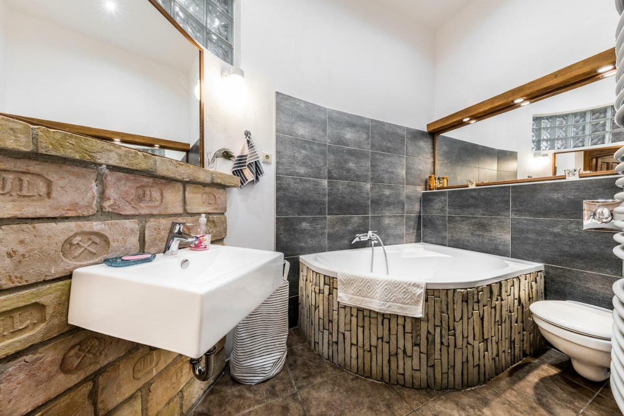 French Touch Apartment With Free Parking Budapeste Exterior foto