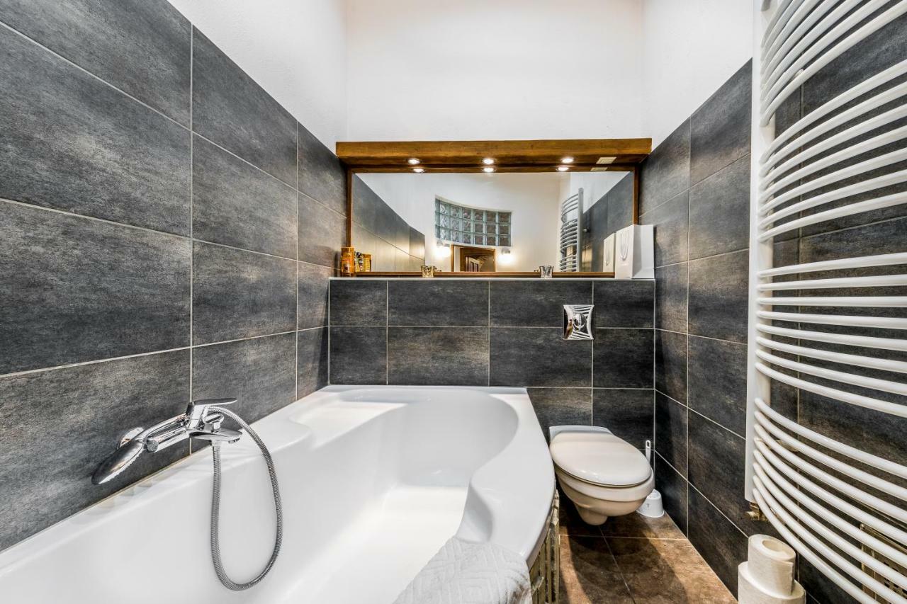 French Touch Apartment With Free Parking Budapeste Exterior foto